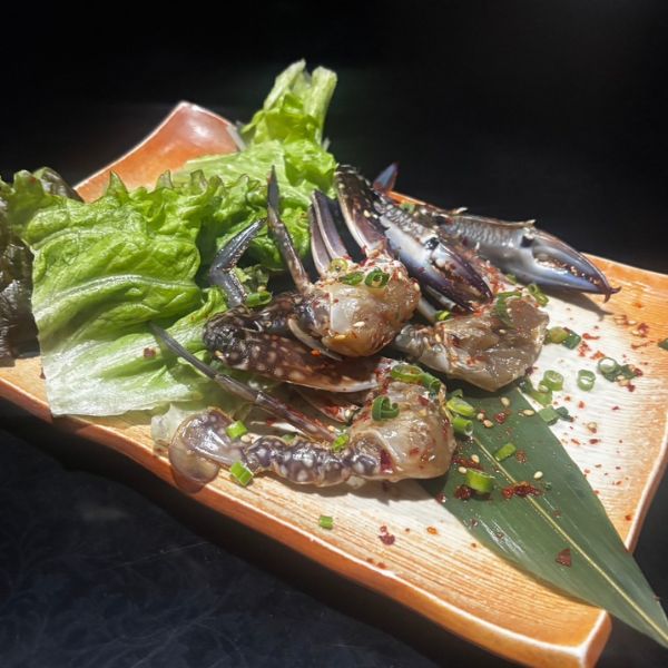 篝火別邸のカンジャンケジャンの写真。