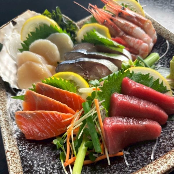 篝火別邸のお刺身5点盛りの写真。