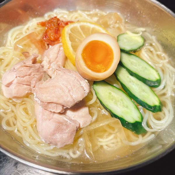 篝火別邸の特製冷麺の写真